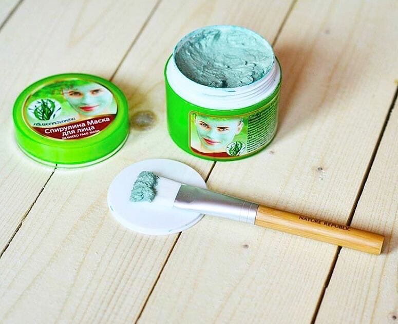 Натуральная маска для лица Спирулина Darawadee Seaweed Face Mask 100 мл. Таиланд