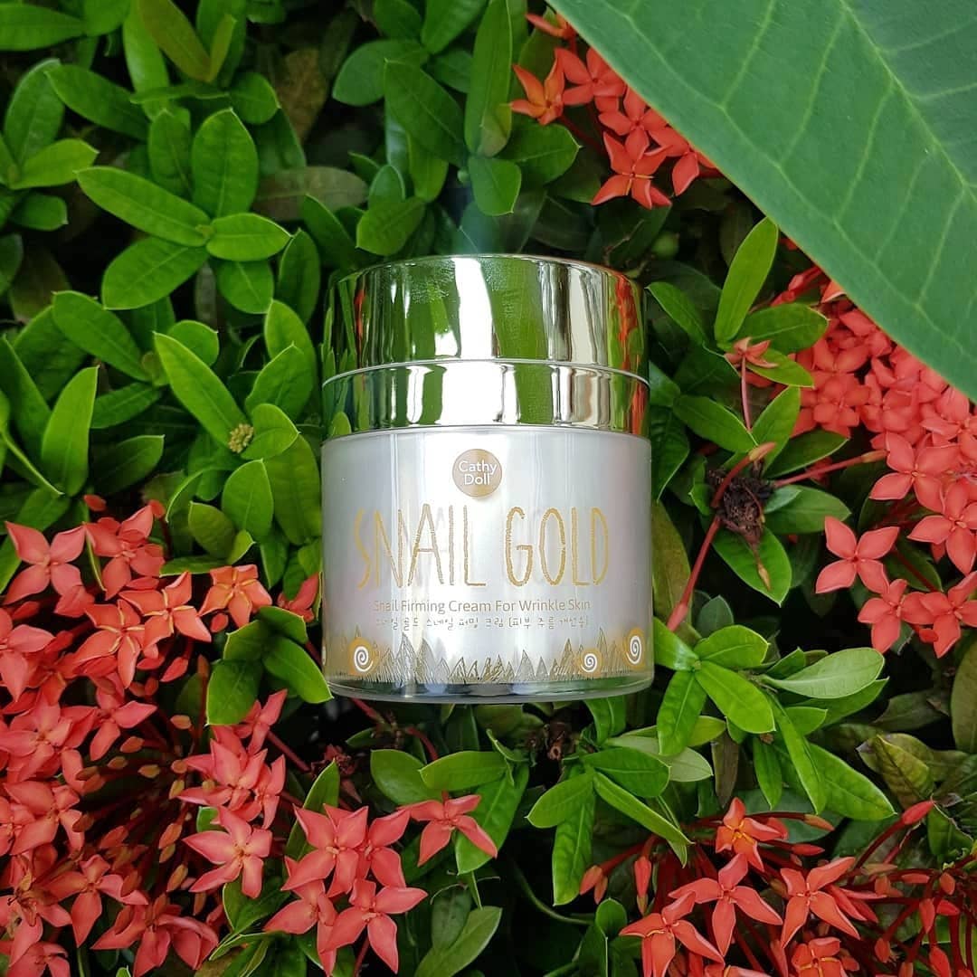 Натуральный антивозрастной омолаживающий крем для лица из Тайланда с улиткой и эффектом лифтинга против морщин Cathy Doll Snail Gold купить в Москве и Московской области.